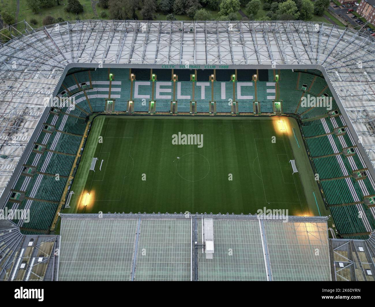 Celtic Stadium of FC Celtic Glasgow - Luftaufnahme - GLASGOW, SCHOTTLAND - 4. OKTOBER 2022 Stockfoto