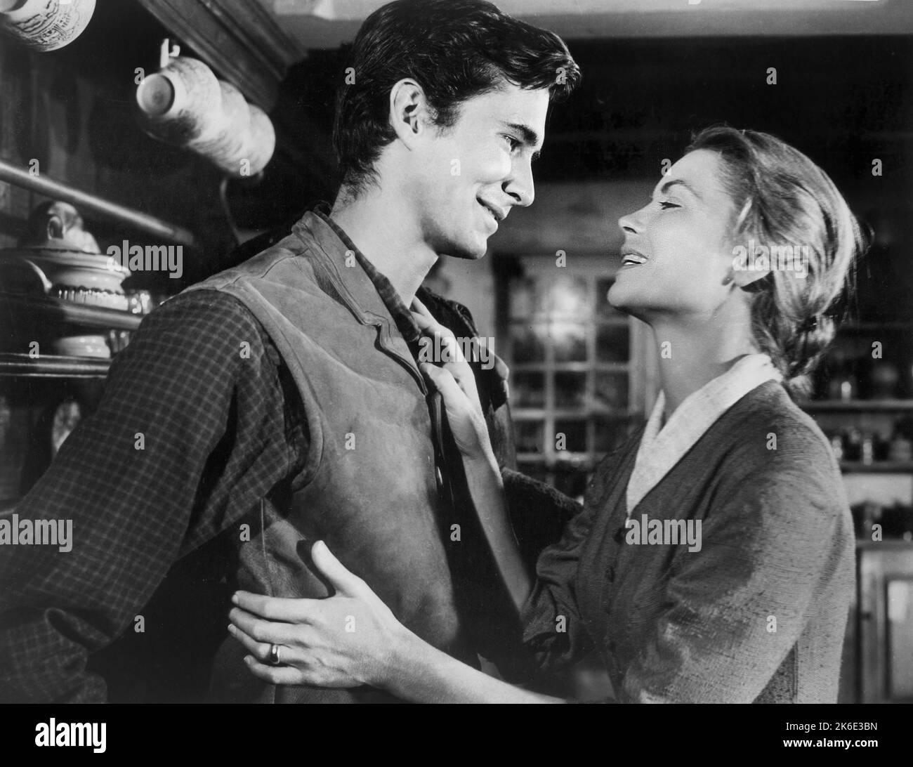 Anthony Perkins, Dorothy McGuire, On-Set of the Film, 'Friendly Persuasion', Allied Artists, 1956 Stockfoto