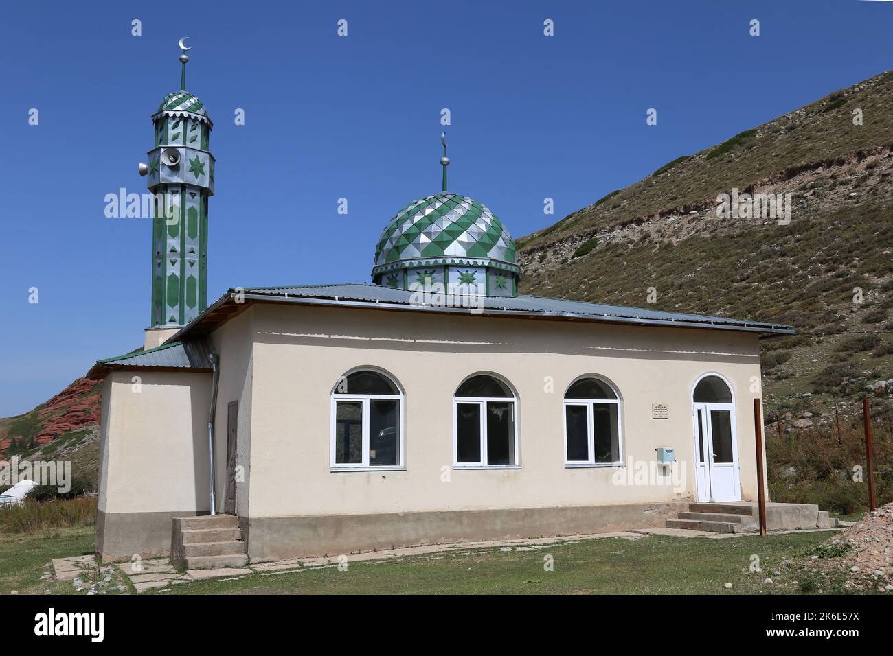 Moschee, Jeti Oguz, Tien Shan, Issyk Kul Region, Kirgisistan, Zentralasien Stockfoto