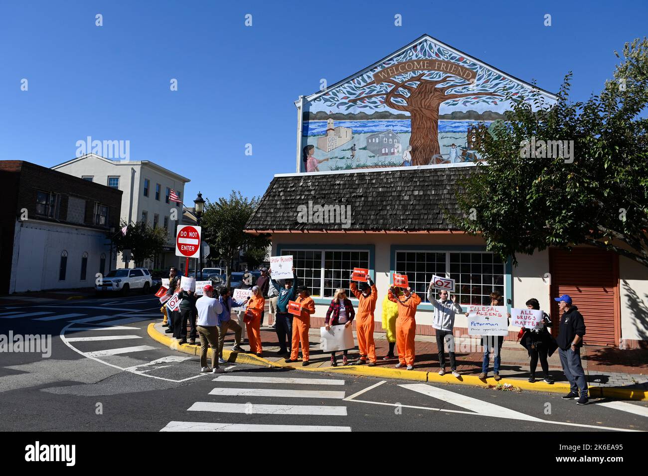 PA LT. Gouverneur John Fetterman hält am 9. Oktober 2022 in Bristol, PA, USA, eine Kundgebung für das Jahr 1200 ab. Fetterman kandidiert als Kandidat der Demokraten für den US-Senat. Stockfoto