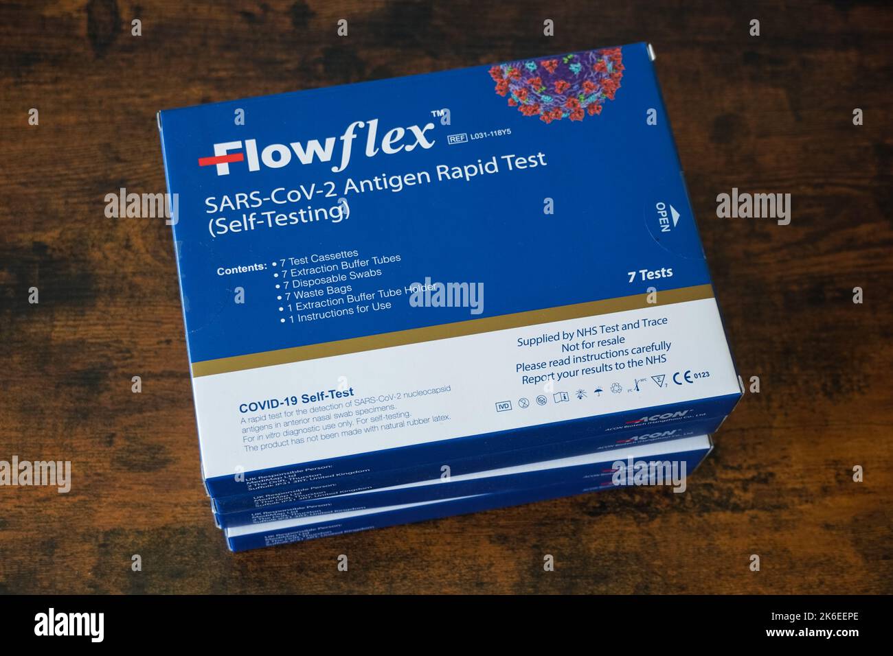 Covid-19 Selbsttest, Rapid Antigen Test Kit, NHS Selbsttest Kit Stockfoto