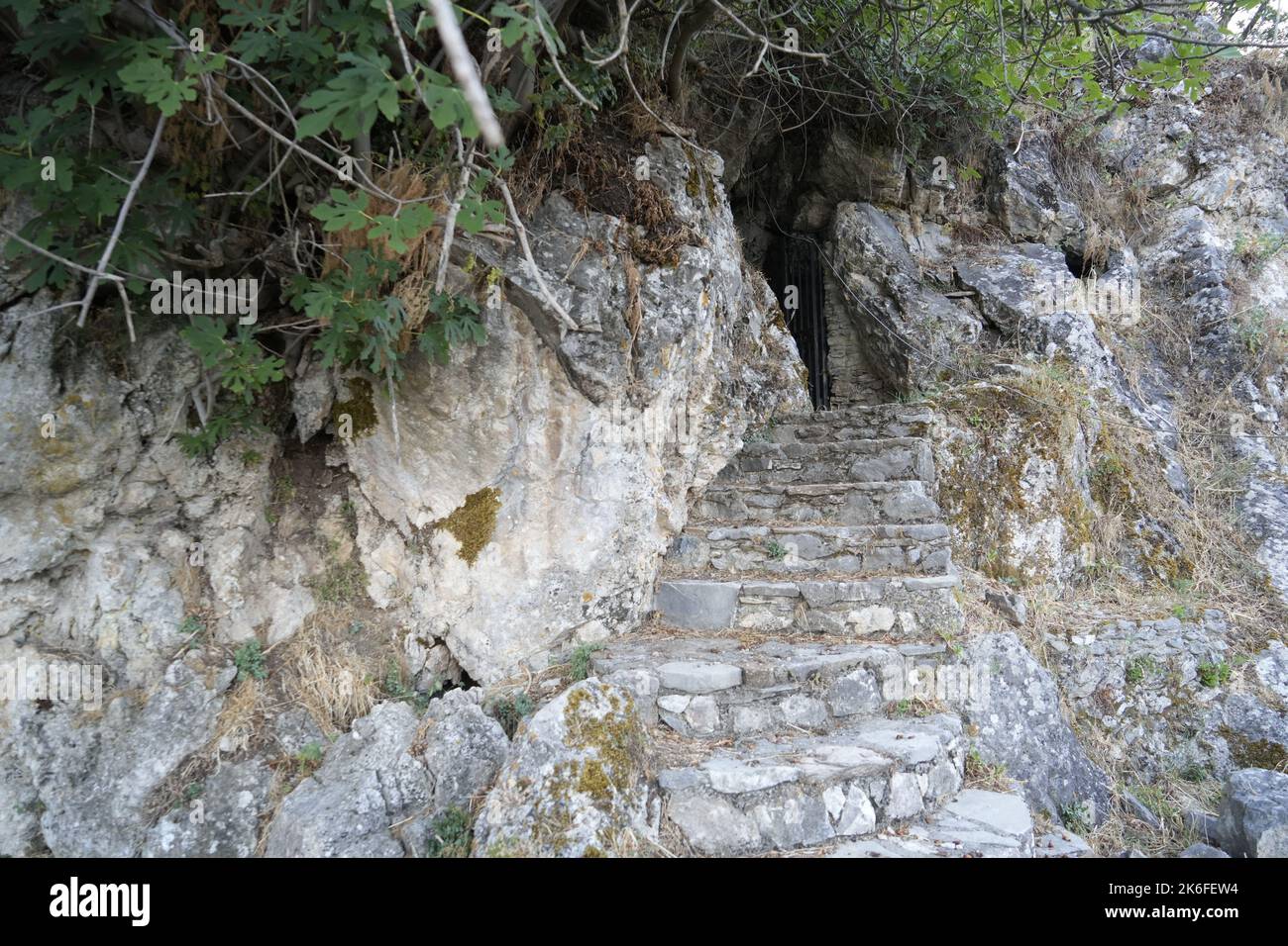 Die Fotos zeigen, was heute ist und was San Donato di Ninea war. Ein