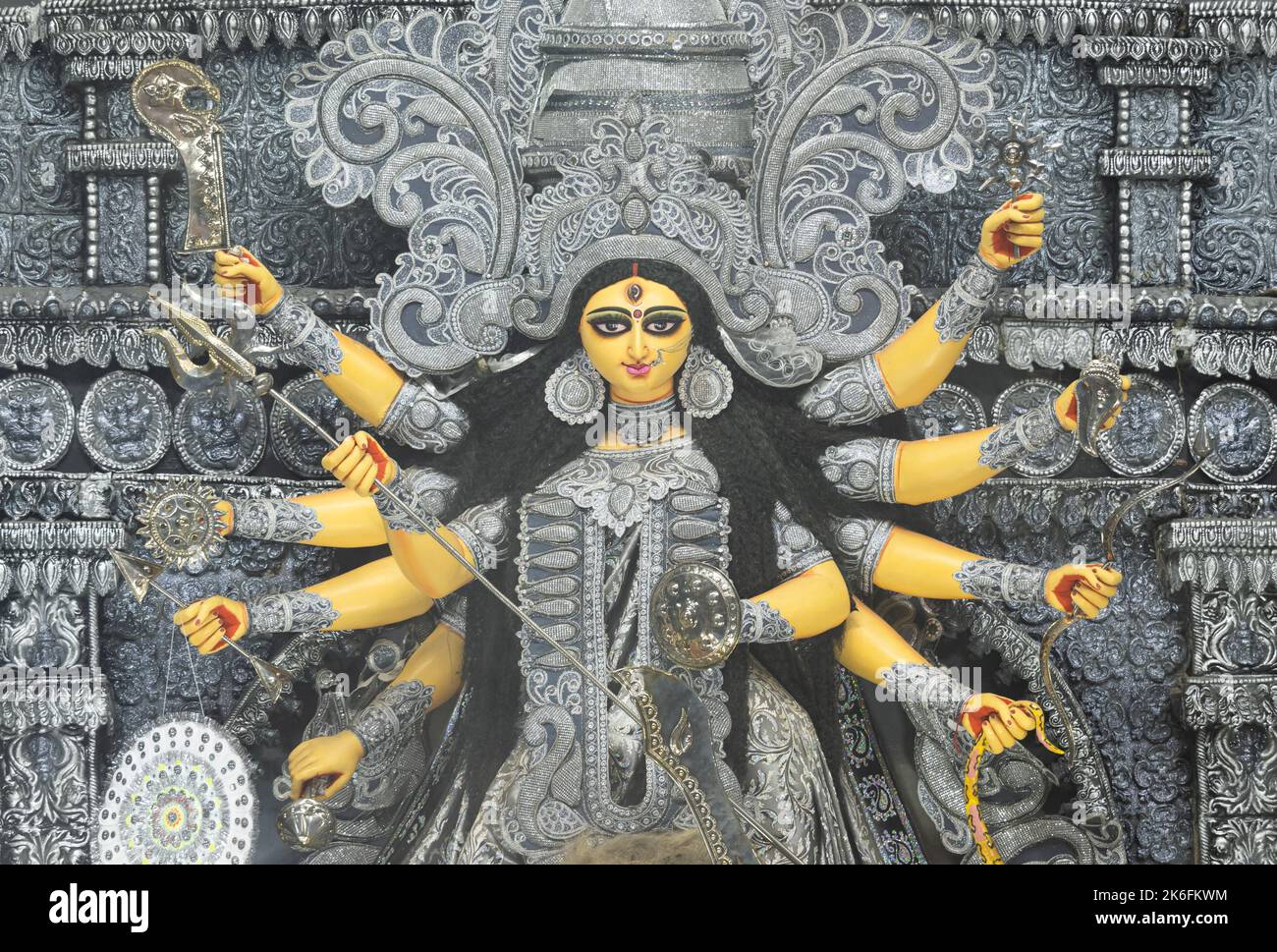 Idol der Durga-Göttin während des durga-Puja-Festivals von Westbengalen, Indien Stockfoto