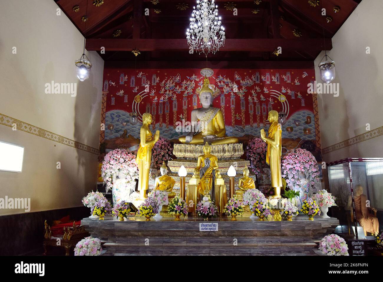 Ordinationshalle im Wat Yai Chai Mongkhon, Heimat der Phra Phuttha Chaiya Mongkhon Statue, einer der heiligsten und verehrtesten Buddhastatuen in Ayutthaya Stockfoto
