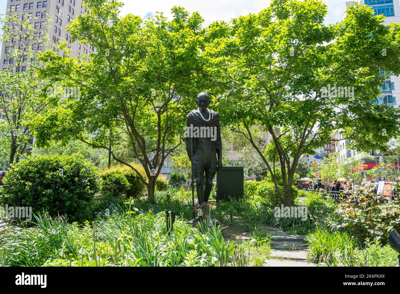 New York City, Vereinigte Staaten von Amerika – 9. Mai 2017. Denkmal für Mahatma Ghandi auf dem Union Square in New York City. Die Bronzeskulptur zeigt Stockfoto