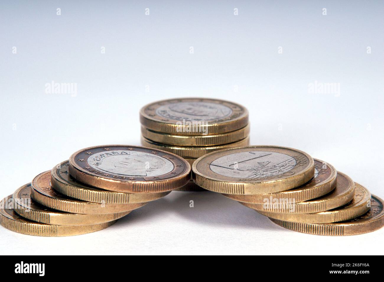 Haufen verschiedener Euro-Münzen Stockfoto