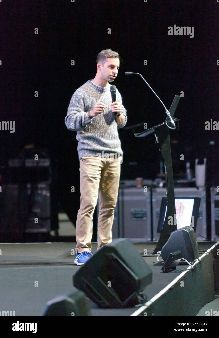 Dr. Rohin Francis untersucht in seinem Vortrag mit dem Titel „The Human Body: Design Disaster“ auf der New Scientist Live 2022 einige der unzähligen Möglichkeiten, wie unser Design nichts Intelligentes bietet Stockfoto