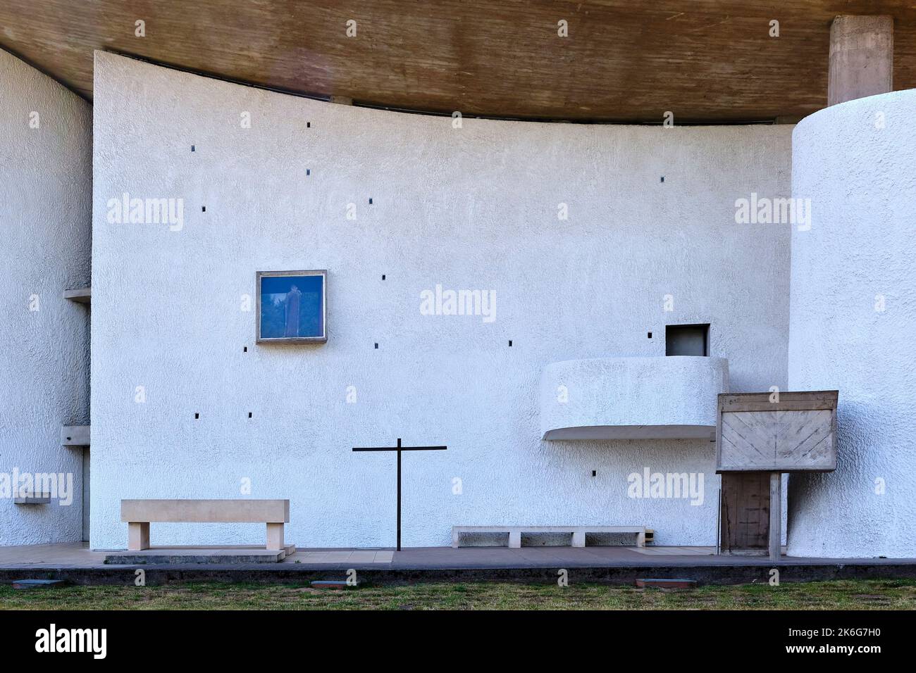 Ronchamp, Bourlemont Hill (Nordostfrankreich): Kapelle Notre Dame du Haut (Unsere Liebe Frau von den Höhen). Die Kapelle wurde 19 vom Architekten Le Corbusier erbaut Stockfoto