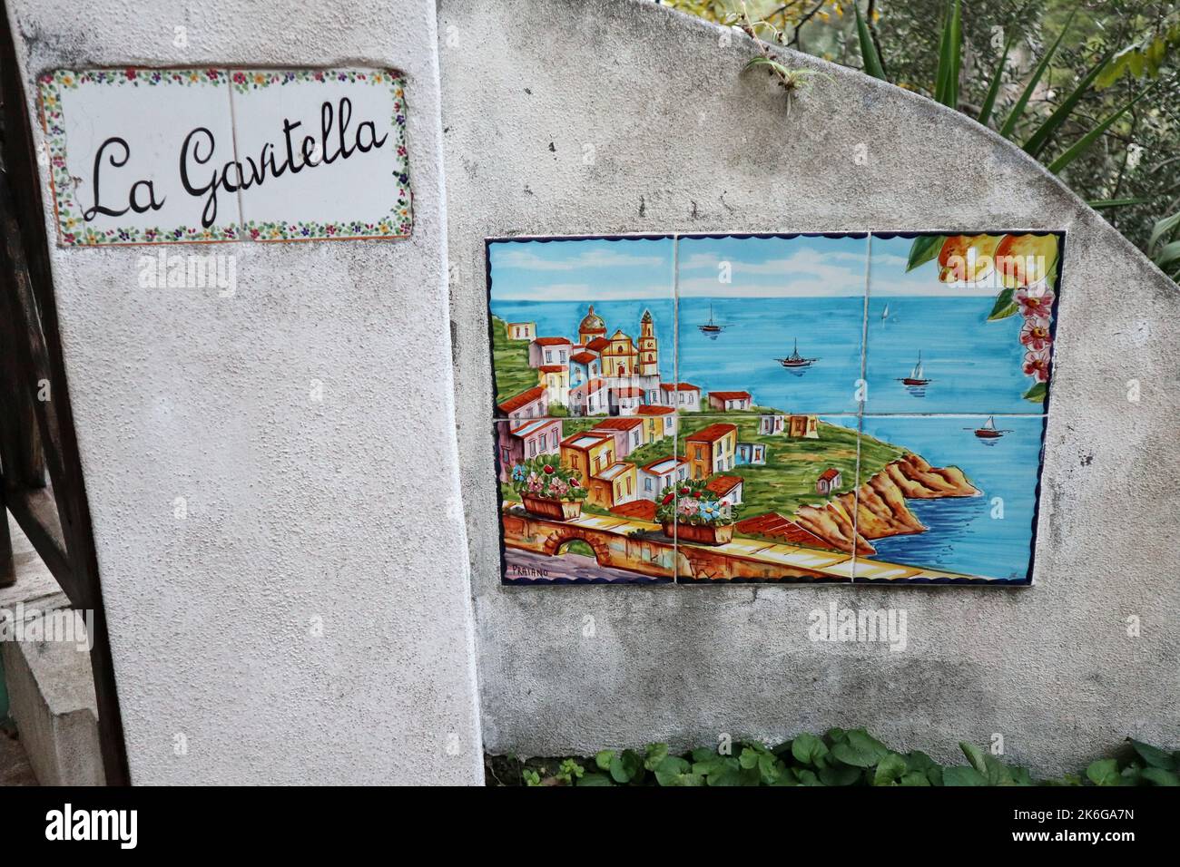 Praiano - Pannello maiolicato della Gavitella Stockfoto