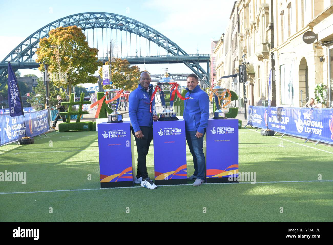 Newcastle's Quayside, Großbritannien, 14/10/2022 Rugby League World Cups 2021 zu sehen, Fan Village am Newcastle's Quayside, Großbritannien Stockfoto