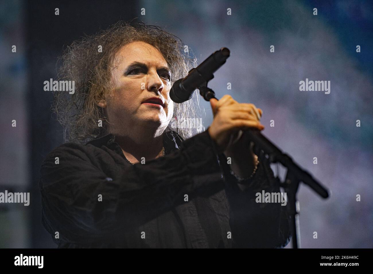 Robert Smith in The Cure in der Avicii Arena, Stockholm, Schweden, 10