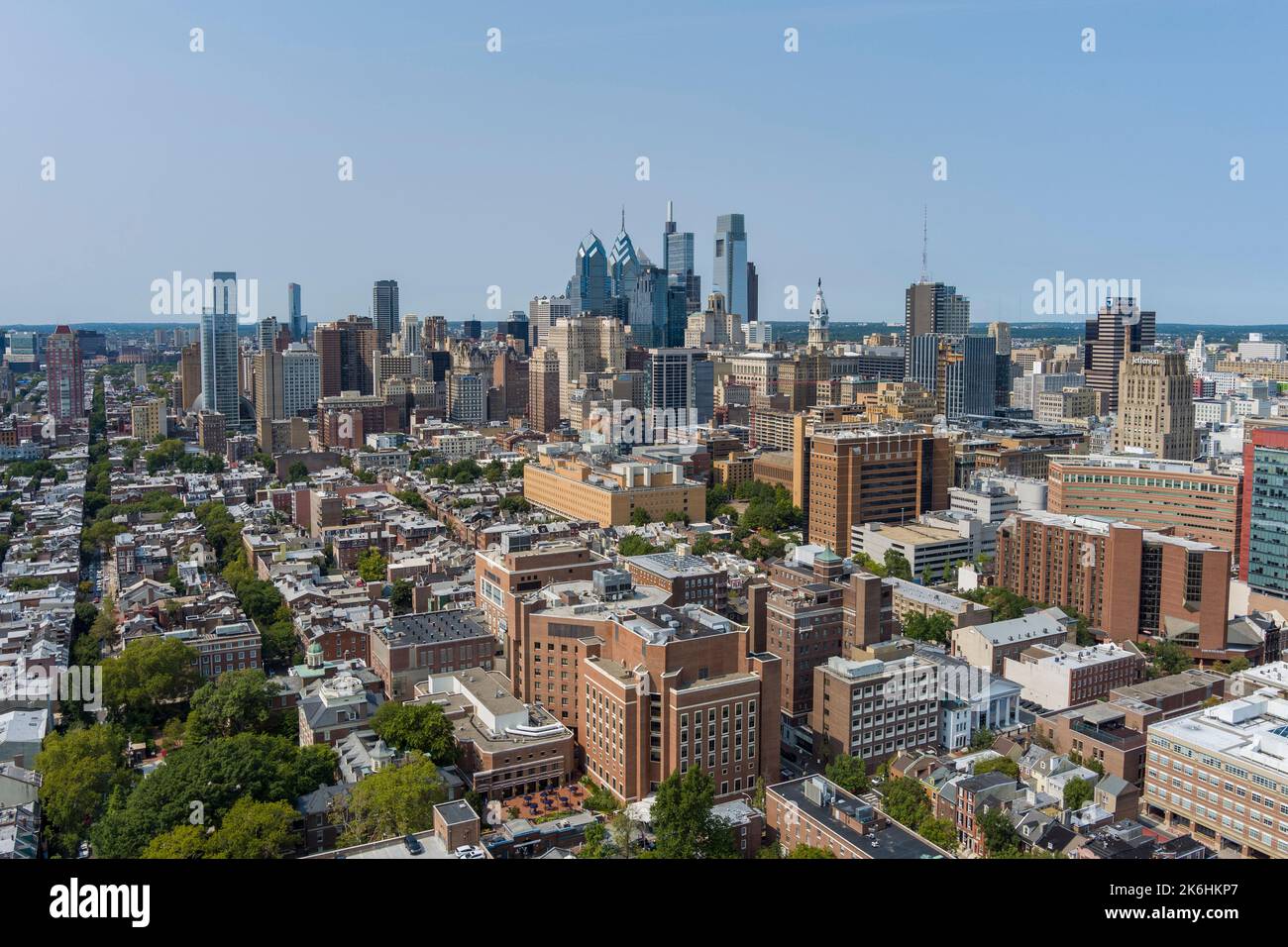 Luftaufnahme von Philadelphia mit Nachbarschaften im Vordergrund, Philadelphia, Pennsylvania, USA Stockfoto