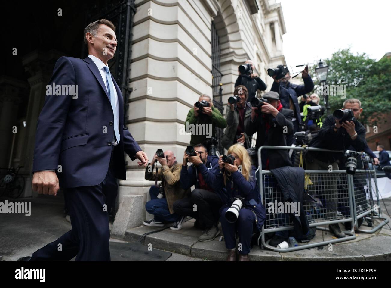 Jeremy Hunt kommt in der Downing Street in London an, nachdem er nach dem Rücktritt von Kwasi Kwarteng zum Schatzkanzler ernannt wurde. Bilddatum: Freitag, 14. Oktober 2022. Stockfoto