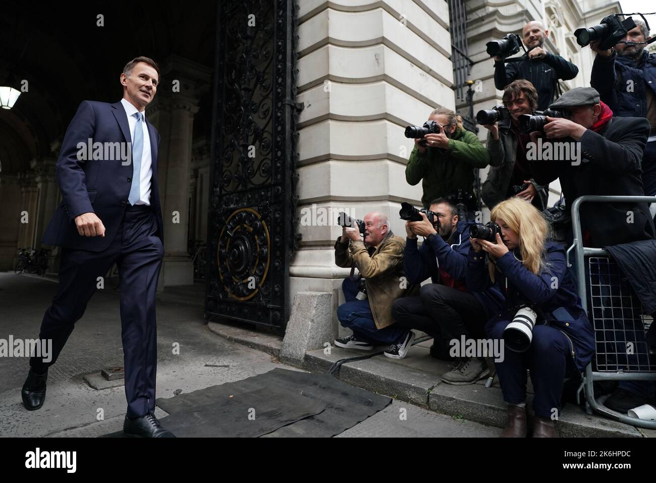 Jeremy Hunt kommt in der Downing Street in London an, nachdem er nach dem Rücktritt von Kwasi Kwarteng zum Schatzkanzler ernannt wurde. Bilddatum: Freitag, 14. Oktober 2022. Stockfoto