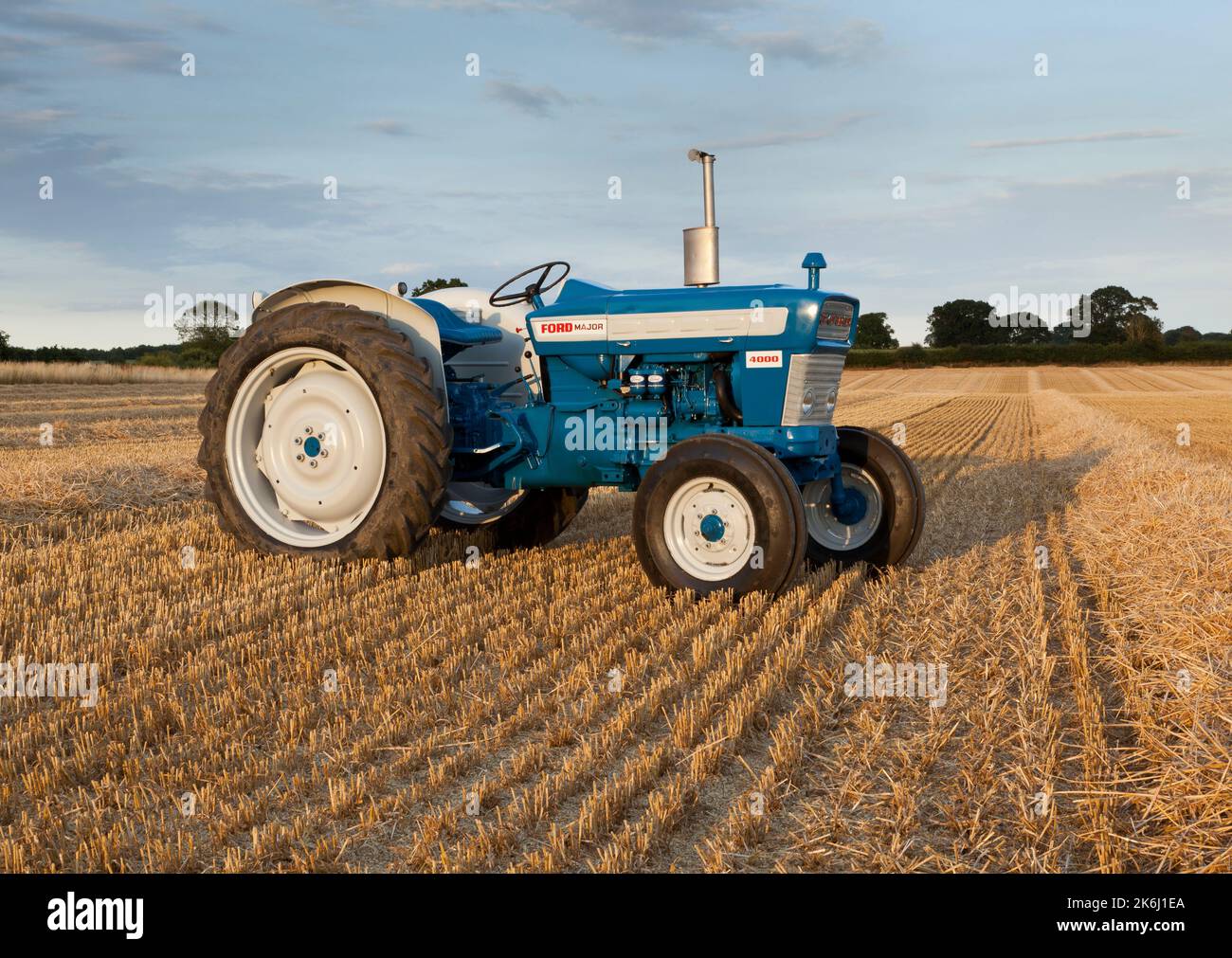 Ford 4000 Pre-Force 1966 Vintage-Traktor Stockfoto