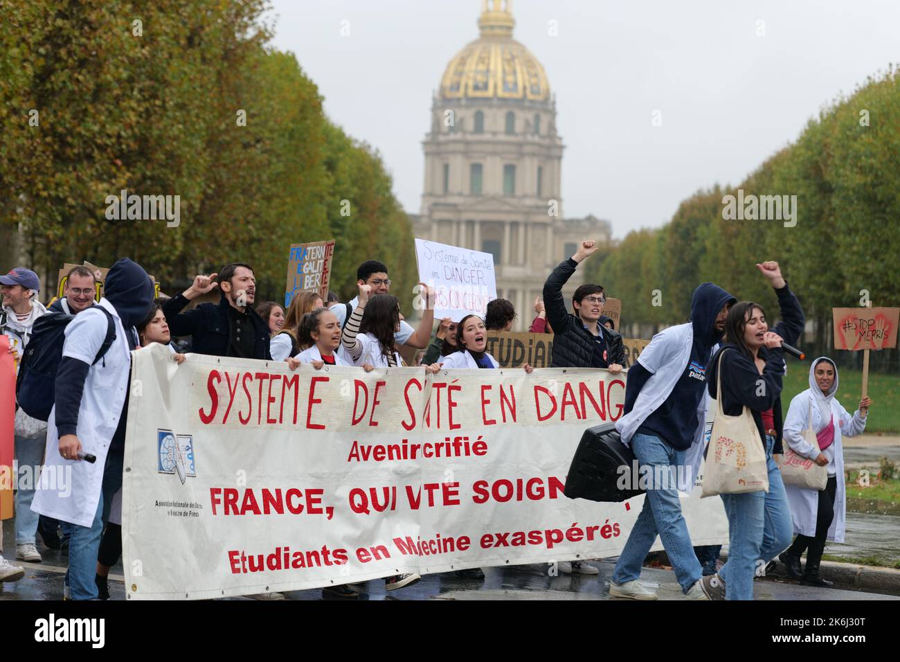 Paris, Frankreich. 14. Oktober 2022. Medizinstudenten streiken in Paris und protestieren gegen ein Regierungsgesetz. Kredit: Pierre Galan/Alamy Live Nachrichten Stockfoto