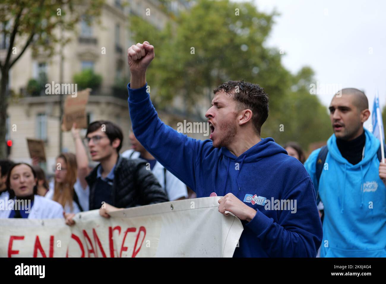 Paris, Frankreich. 14. Oktober 2022. Medizinstudenten streiken in Paris und protestieren gegen ein Regierungsgesetz. Kredit: Pierre Galan/Alamy Live Nachrichten Stockfoto