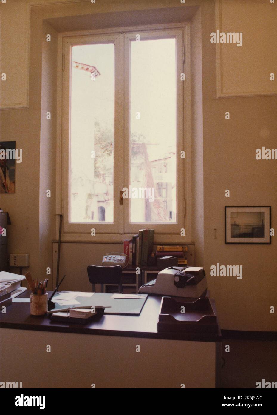 Genua - Konsulat Office Building - 1977, Vereinigte Staaten Fotos im Zusammenhang mit Botschaften, Konsulate und andere Übersee-Gebäude Stockfoto Genua - Konsulat Office Building - 1977, Vereinigte Staaten Fotos im Zusammenhang mit Botschaften, Konsulate und andere Übersee-Gebäude Stockfoto