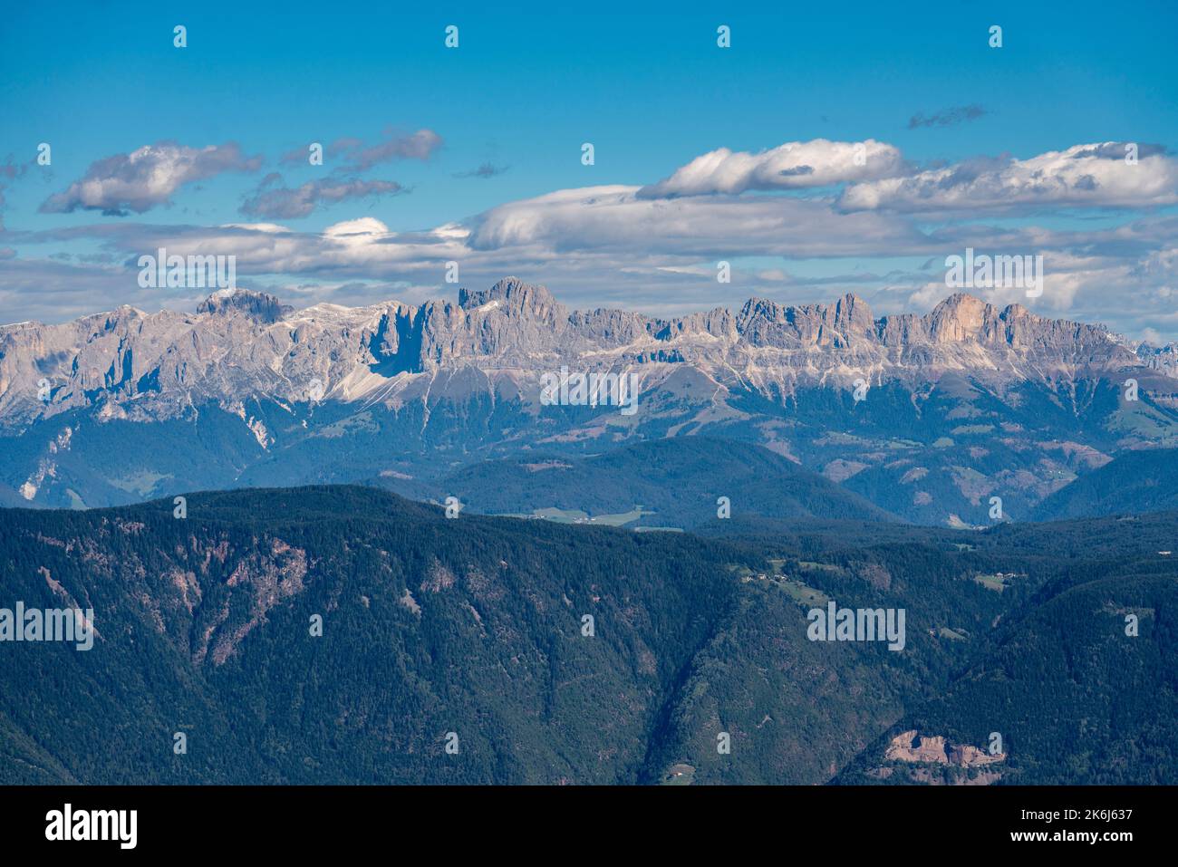 Alpen, Bergpanorama, Rosengartengruppe oberhalb Etschtal, Südtirol, Italien Stockfoto