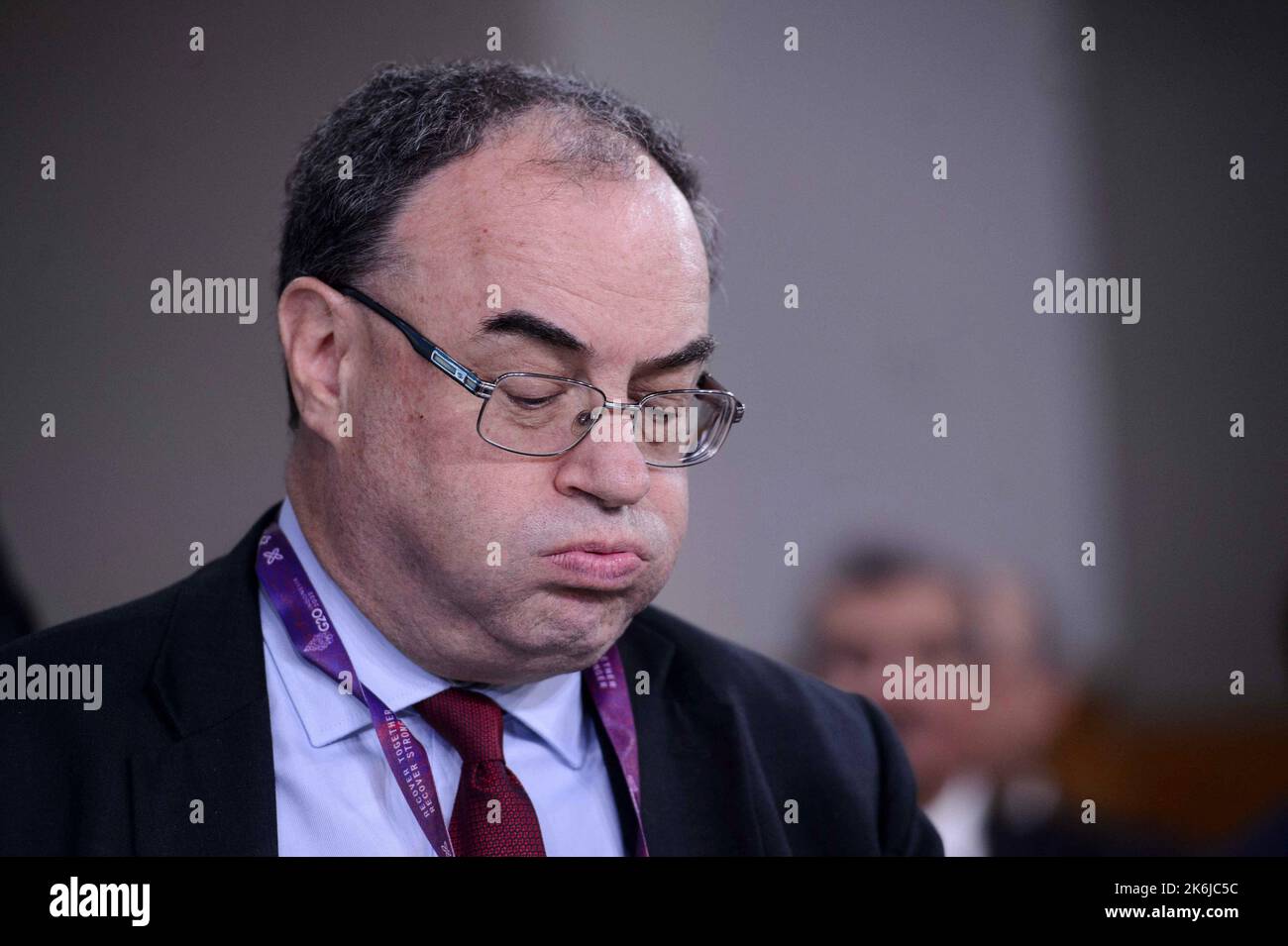 Washington DC, USA. 14. Oktober 2022. Andrew Bailey, Gouverneur der Bank of England, nimmt an einem Internationalen Währungsfonds-Ausschuss (IMFC) Teil, der während der Jahresversammlung des Internationalen Währungsfonds (IWF) und der Jahresversammlung der Weltbank am Freitag, dem 14. Oktober 2022, am IWF-Hauptsitz in Washington, DC, zusammentreten wird. Foto von Bonnie Cash/UPI Credit: UPI/Alamy Live News Stockfoto