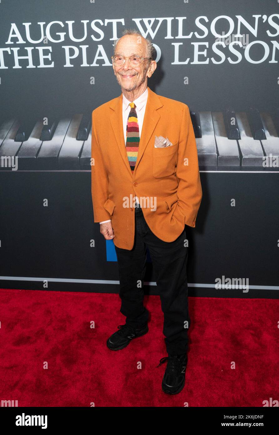 13. Oktober 2022, New York, New York, USA: Joel Grey nimmt an der Eröffnungsnacht der Wiederbelebung von August Wilsons The Piano Lesson im Ethel Barrymore Theater Teil (Bildquelle: © Lev Radin/Pacific Press via ZUMA Press Wire) Stockfoto