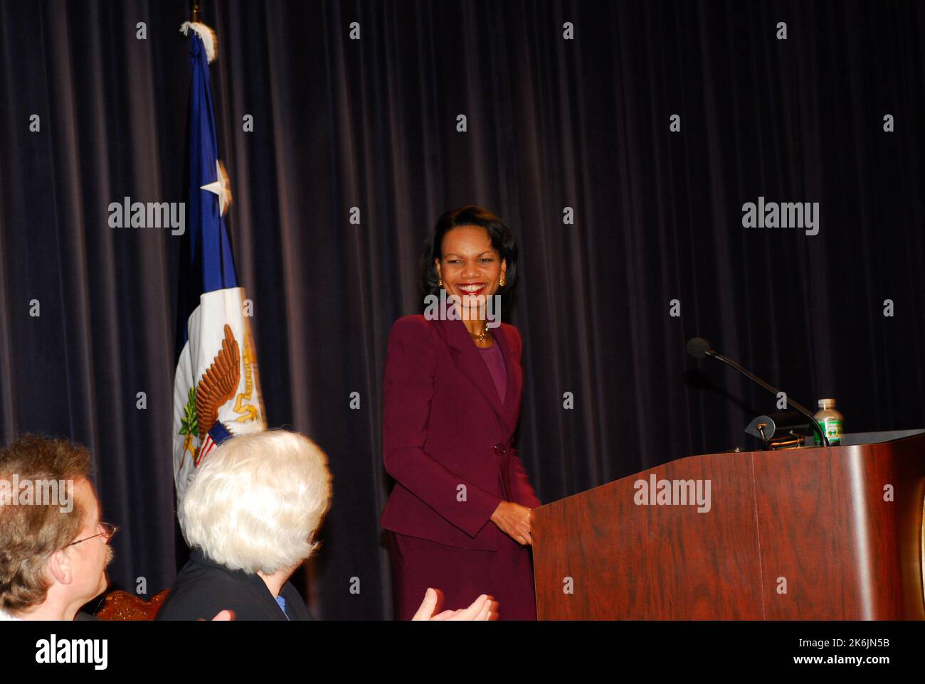 Gipfeltreffen über globales Altern im Dean Acheson Auditorium, bei dem Teilnehmer aus Regierung, Universitäten und dem privaten Sektor die Auswirkungen der Bevölkerungsalterung auf Wirtschaftswachstum, Arbeitskräfte, Handel, Migration, internationale Beziehungen, Und der nationalen Sicherheit. Stockfoto