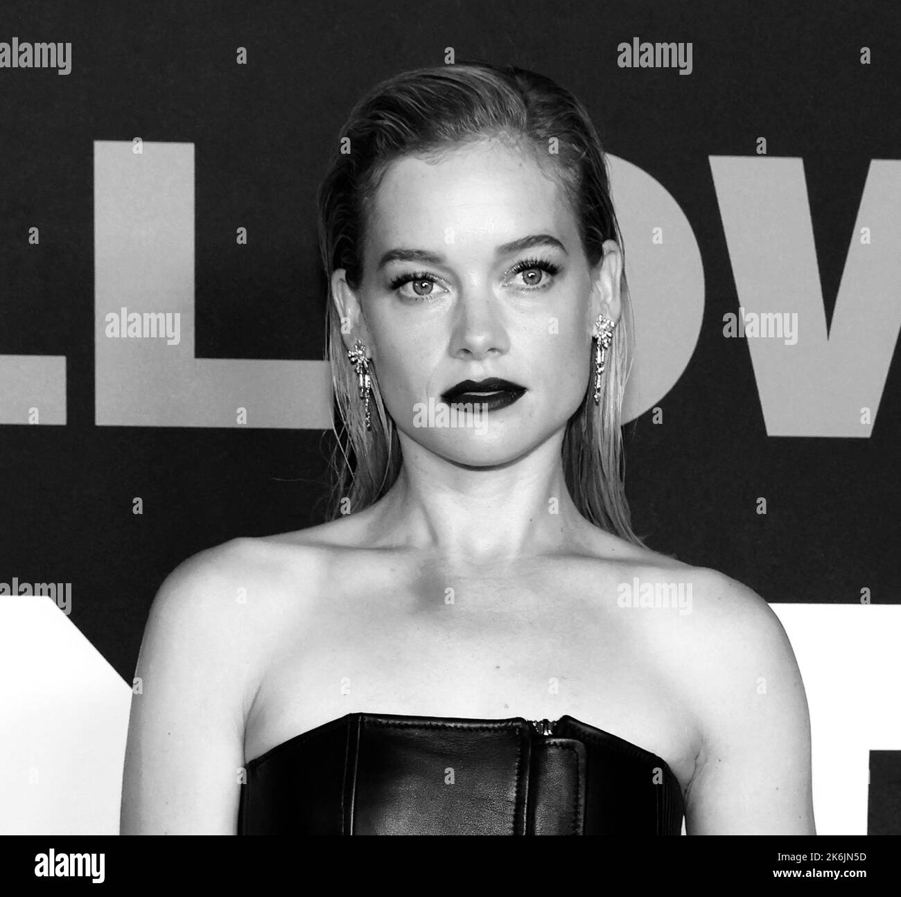 Los Angeles, USA - 11. Oktober 2022: Jane Levy nimmt an der Premiere von „Halloween Ends“ im TCL Chinese Theatre Teil Stockfoto