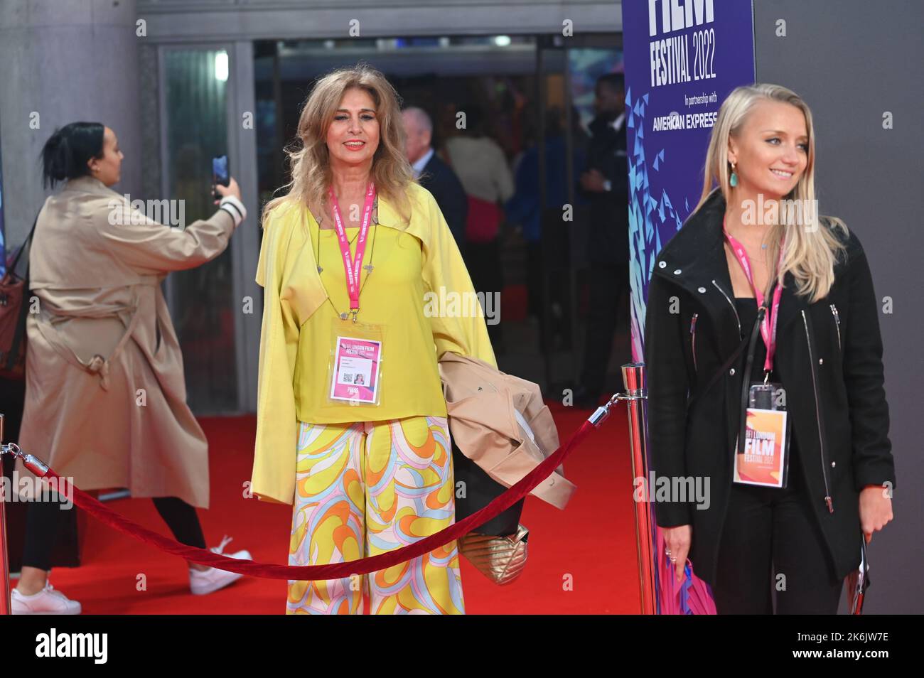 London, Großbritannien. 14. Oktober 2022. Shahla Fallah ist eine prominente Modedesignerin für roten Teppich kommen bei der She Said - BFI London Film Festival - Gala International Premiere, am 14. Oktober 2022, England, London, Großbritannien. Quelle: Siehe Li/Picture Capital/Alamy Live News Stockfoto