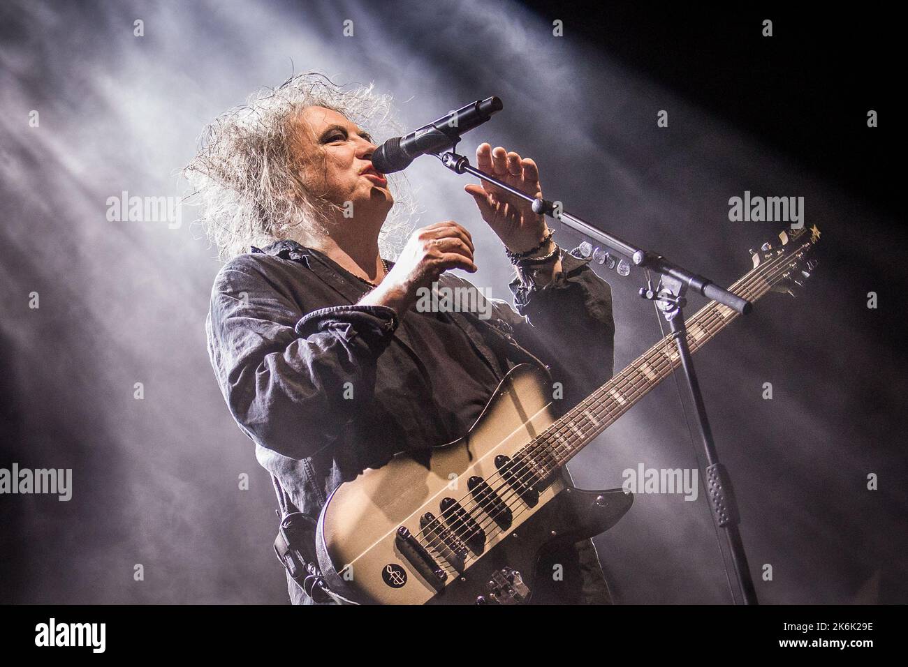 Robert Smith von der Band The Cure tritt im Oktober 2022 live in Oslo auf Stockfoto