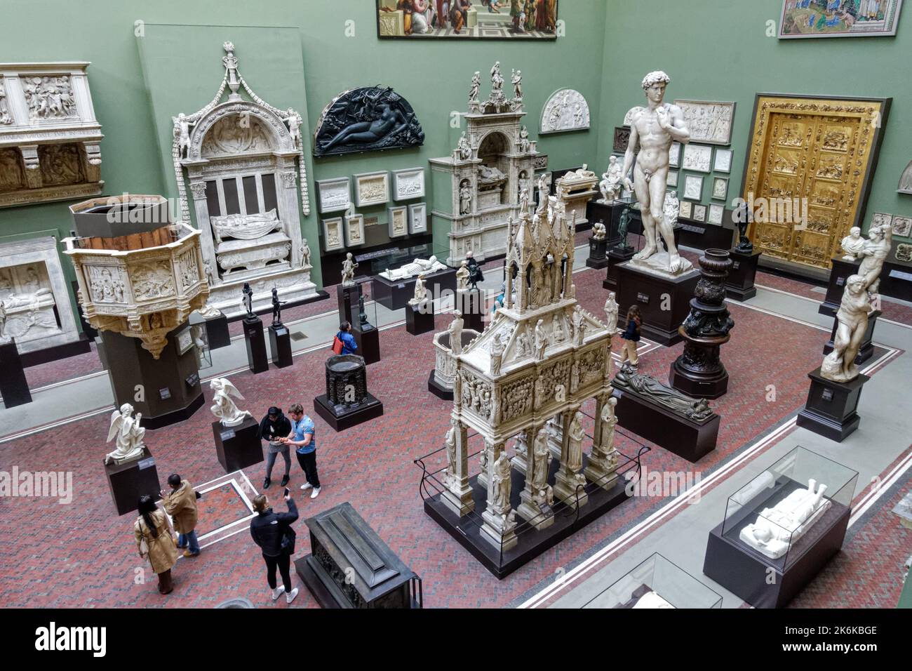 Sammlung historischer Kunstwerke im Victoria and Albert Museum, London, England Großbritannien Stockfoto