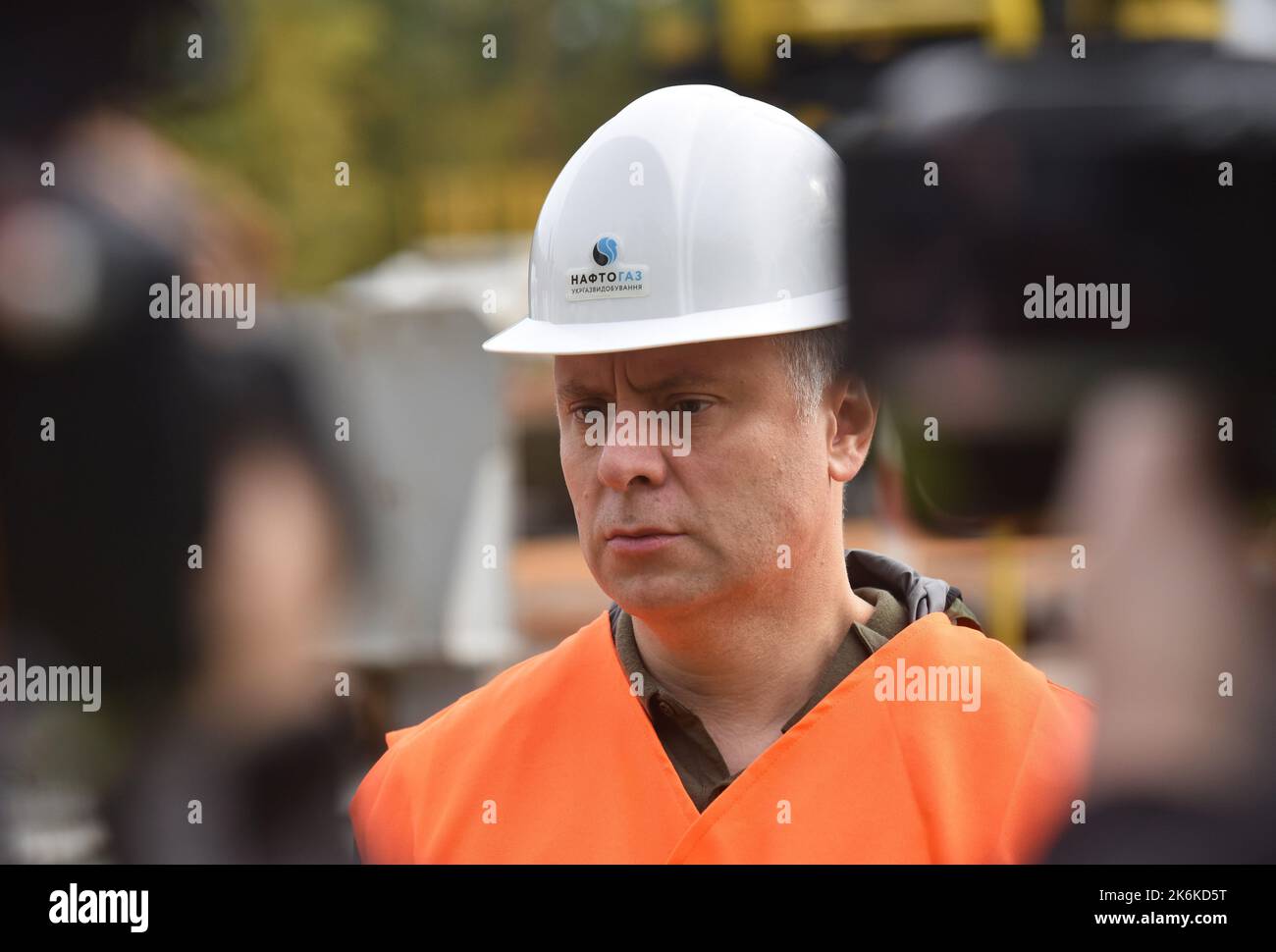 Lviv, Ukraine. 1. Oktober 2022. Der Vorsitzende des Verwaltungsrats von Naftogaz der Ukraine, Juri Wyrenko, der während eines Besuchs einer Gasbohrstation in der Region Lemberg wegen der russischen Militärinvasion gesehen wurde, lehnte die Ukraine russisches Gas vollständig ab. Daher werden in verschiedenen Regionen der Ukraine neue Gasfelder bebohrt und erschlossen. (Bild: © Pavlo Palamarchuk/SOPA Images via ZUMA Press Wire) Stockfoto