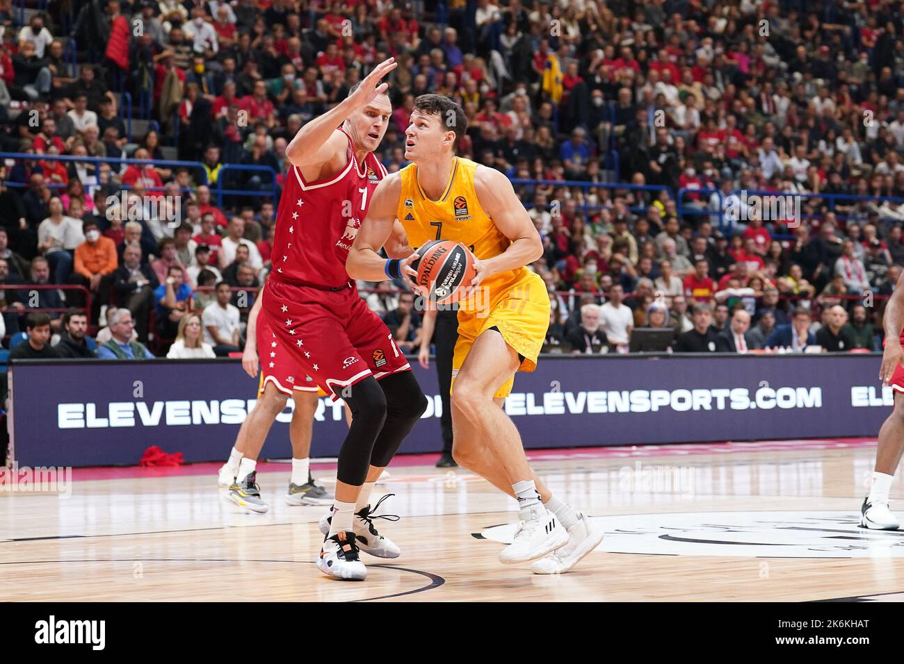 Mailand, Italien. 14. Oktober 2022. Forum of Assago, Mailand, Italien, 14. Oktober 2022, Yanni Wetzell (Alba Berlin) im Jahr EA7 Emporio Armani Milano vs Alba Berlin - Basketball Euroleague Championship Credit: Live Media Publishing Group/Alamy Live News Stockfoto