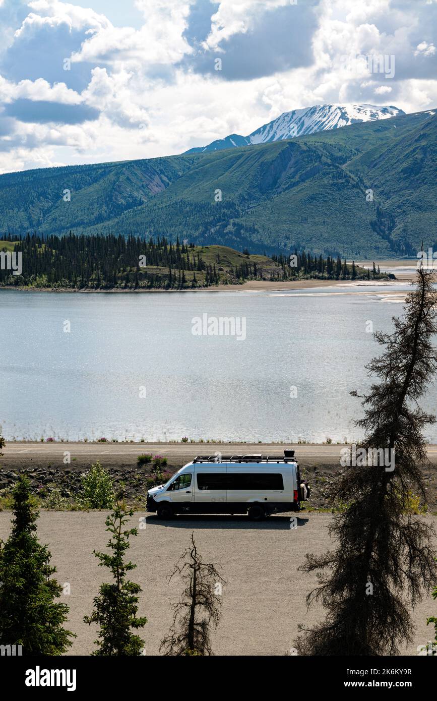 1942 Eröffnung des Alaska Highway; Soldier’s Summit; Kluane Lake; Kluane National Park & Preserve; Yukon Territories; Kanada Stockfoto