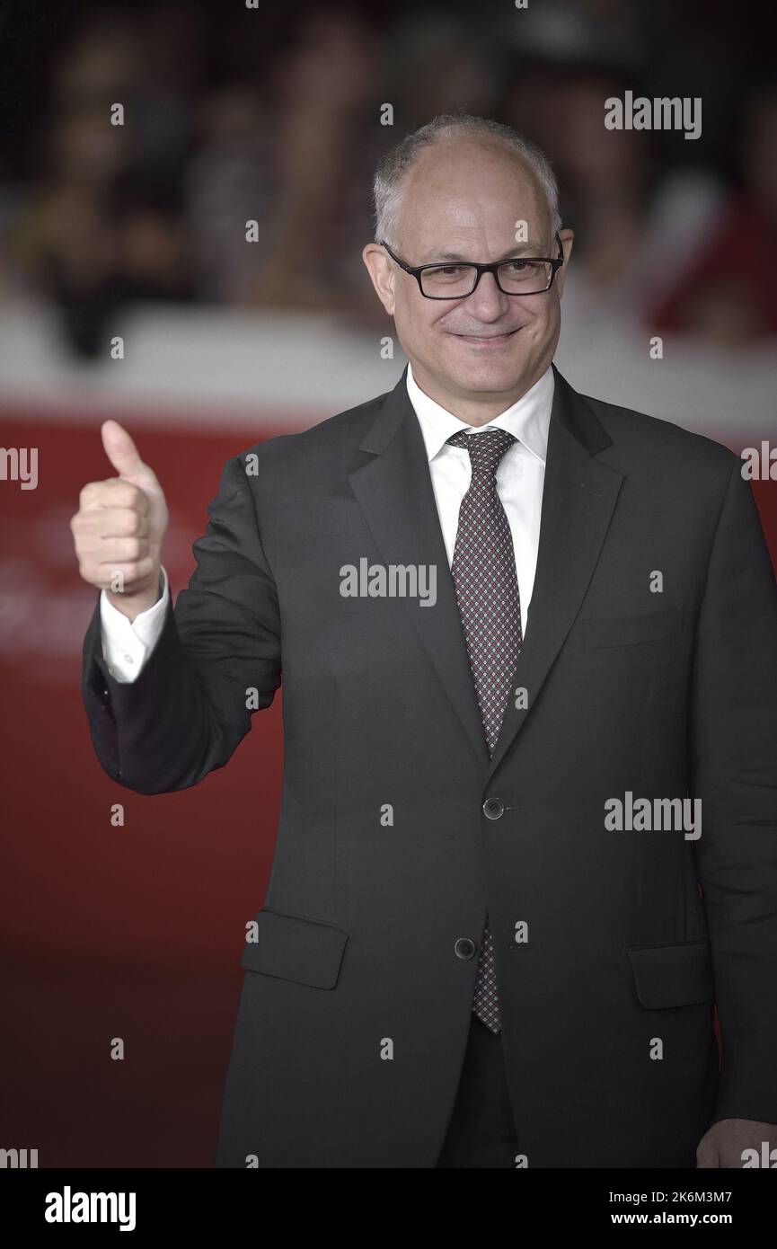 Rom, Italien. 13. Oktober 2022. Der Bürgermeister von Rom, Roberto Gualtieri, kommt auf dem roten Teppich zur Premiere von „Il Colibrì“ während des Filmfestivals 17. in Rom im Parco della Musica Auditorium in Rom, Italien, am Donnerstag, den 13. Oktober 2022. Photo Rocco Spaziani/UPI Credit: UPI/Alamy Live News Stockfoto