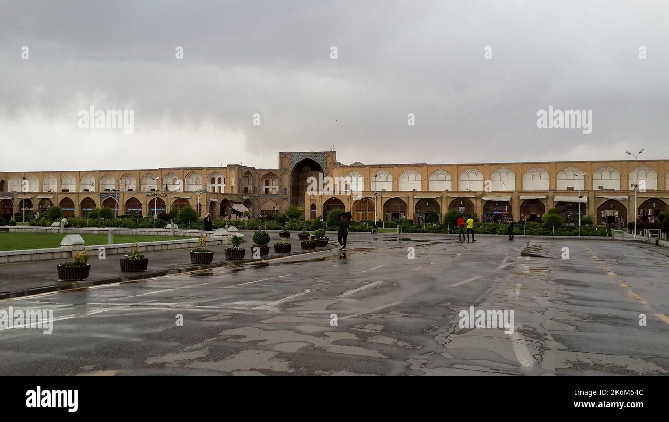 Der Naqsh Jahan Platz in Isfahan ist einer der wichtigsten und schönsten Orte in einer der berühmten Städte des Iran für Touristen und Reisende Stockfoto