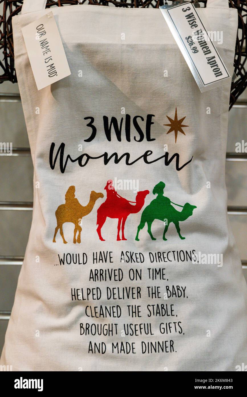 „Drei Weise Frauen“; Weihnachtsdekoration zum Verkauf; Souvenirladen; Nordpol; Alaska; USA Stockfoto