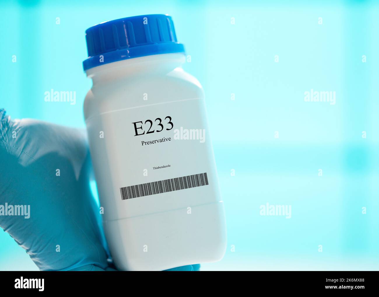 Behälter des Lebensmittelzusatzstoffes E233 Stockfoto