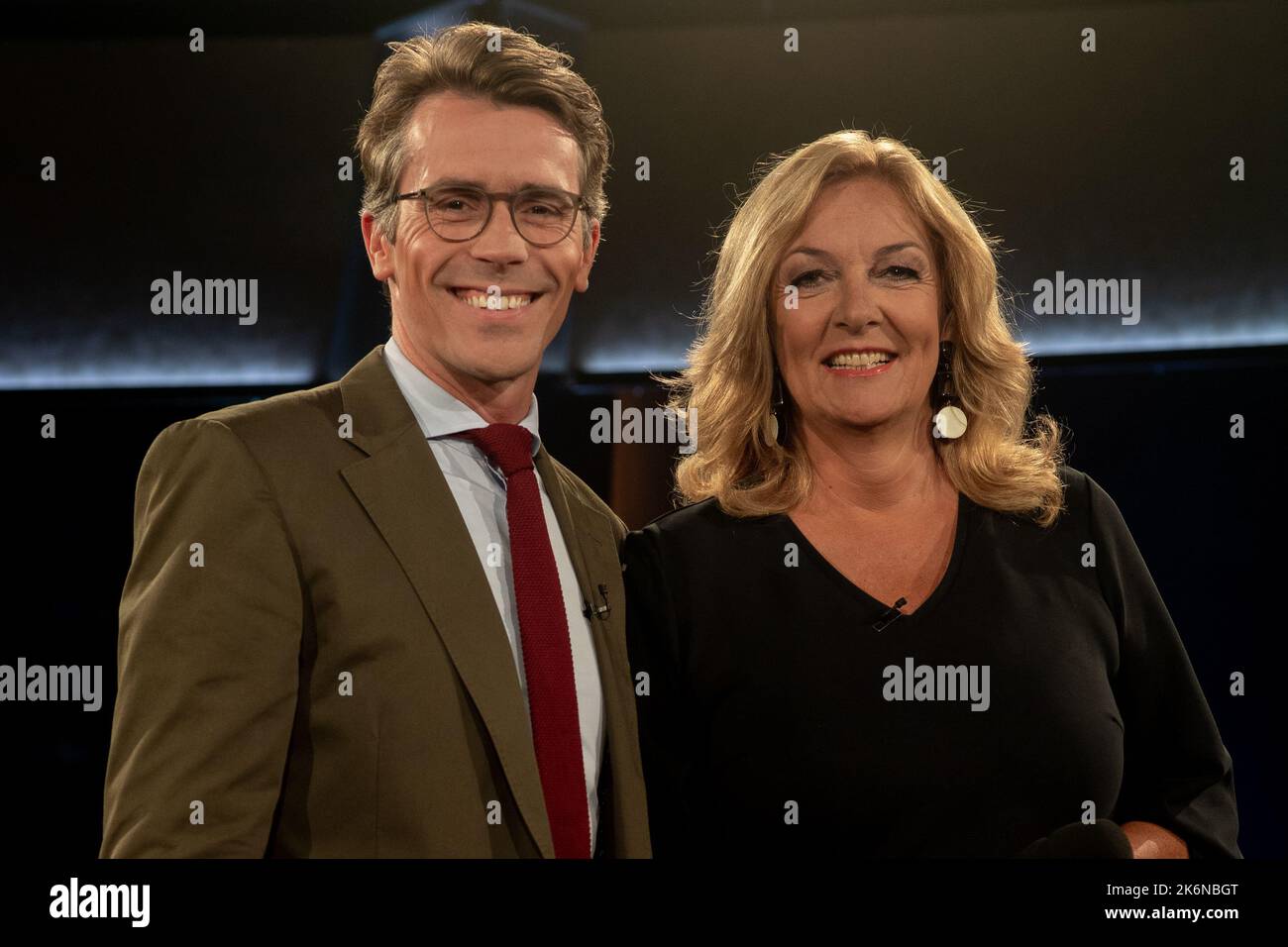 Johannes Wimmer und Bettina Tietjen bei der Aufzeichnung der 'NDR Talk Show' im NDR Fernsehstudio Lokstedt. Hamburg, 14.10.2022 Stockfoto