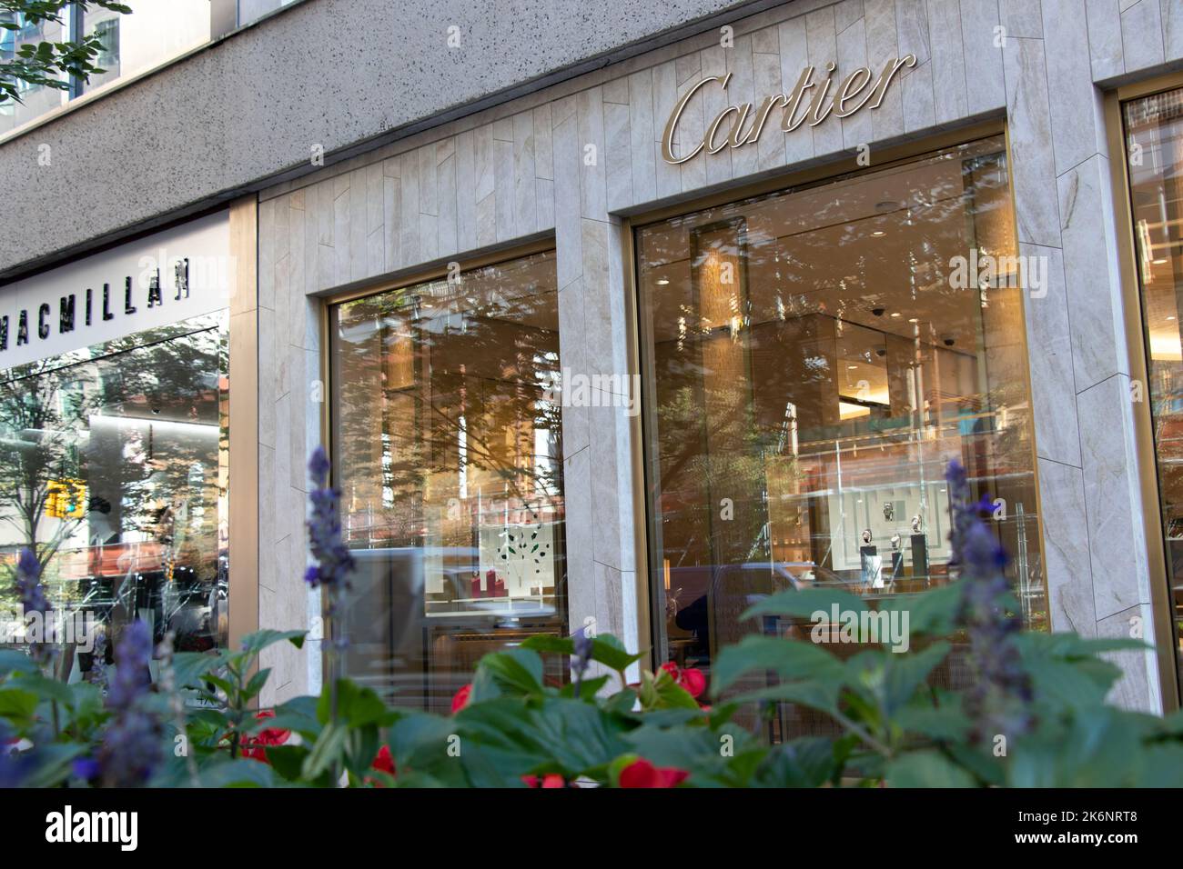 Im Zentrum von Toronto befindet sich ein Geschäft von Cartier. Cartier ist ein französisches Luxusgüterunternehmen, das für Schmuck, Uhren und Lederwaren bekannt ist. Stockfoto