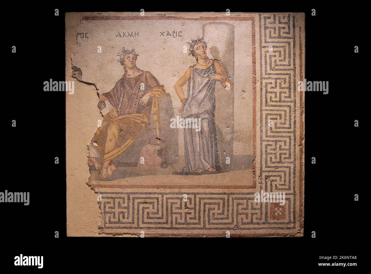 ''Mosaik über das Leben''. In diesem Mosaik aus einem römischen Haus im Libanon von Byblos sind die drei Qualitäten vereint, die das Leben besitzen muss: Eros (Liebe), Akme (Qualität) und Charis (Schönheit). Stone, Byblos, 100-300 n. Chr. Stockfoto