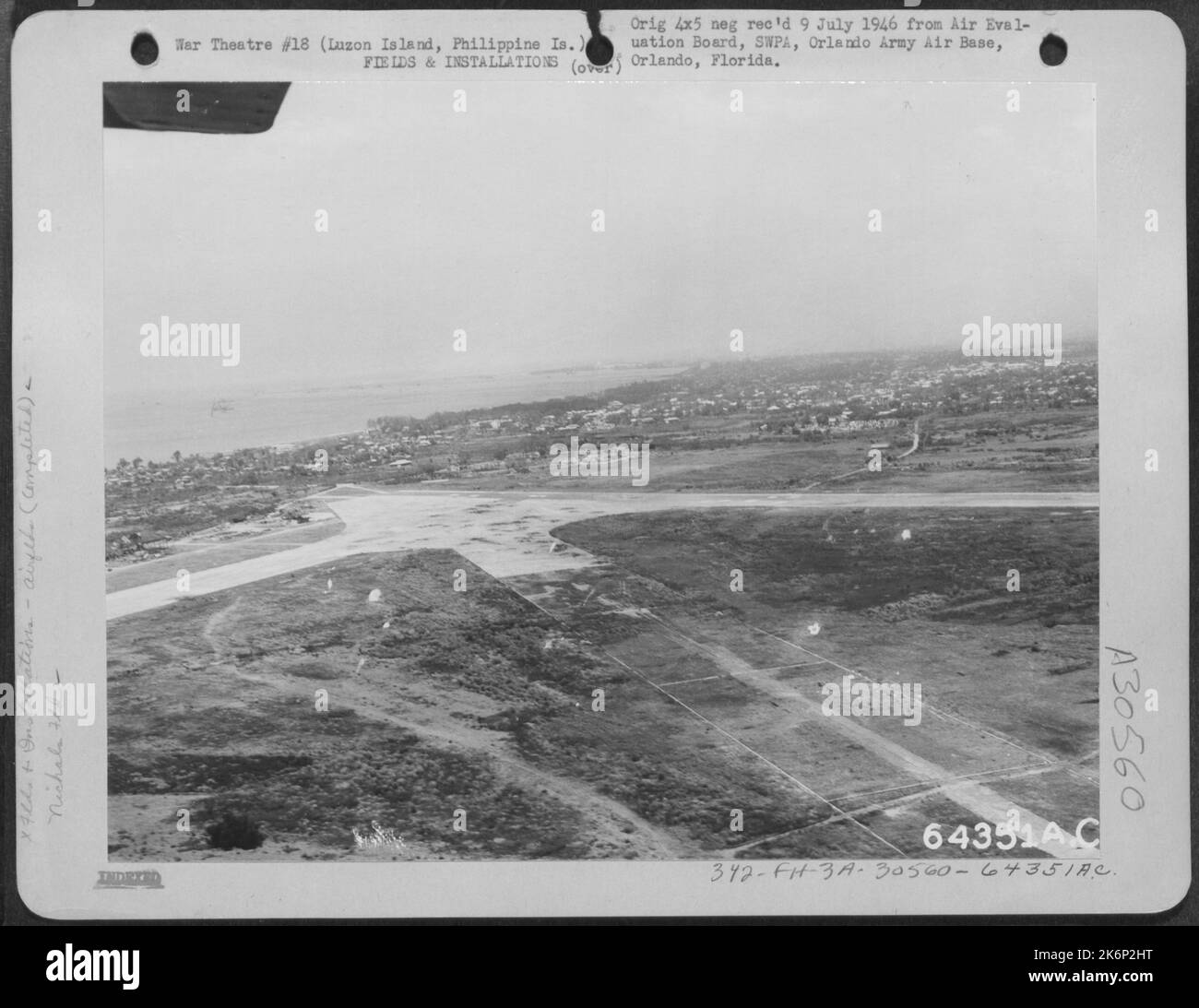 Luftaufnahme von Nichols Field, Luzon Island, philippinische Inseln. 1945. Stockfoto