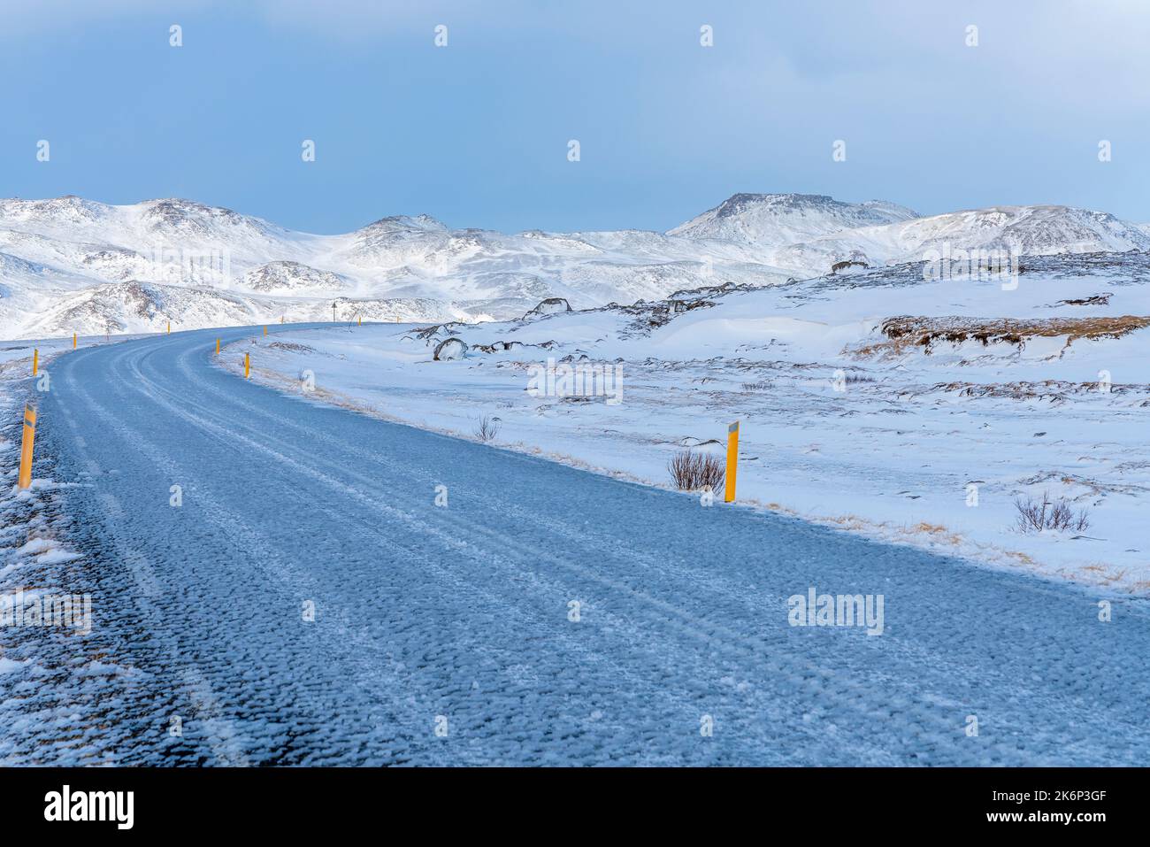 Isländischer Winterausflug in der Nähe von Krysuvikurkirkja, Hauptstadtregion, Island, Europa. Stockfoto