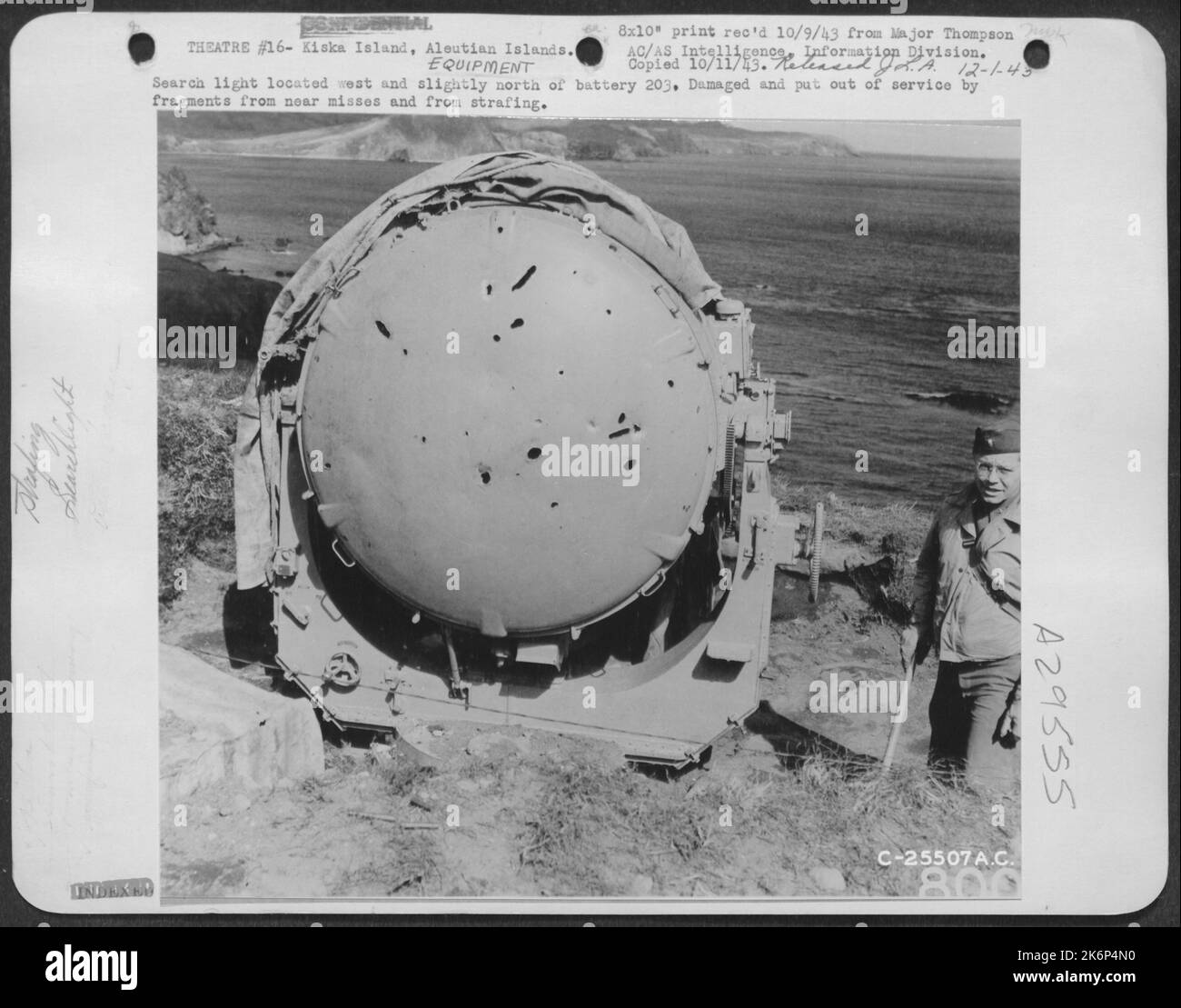 Das Suchlicht befindet sich westlich und etwas nördlich der Batterie 203. Beschädigt und außer Betrieb genommen von Fragmenten von Beinaheunfällen und von der Umschnürung. Stockfoto