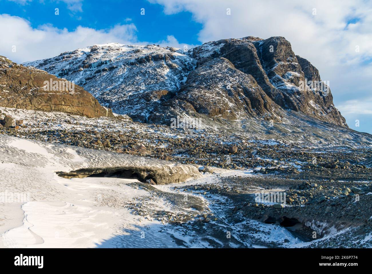 Eishöhle im Vatnajokull-Gletscher, Skaftafell-Nationalpark, Jökulsárlón, Vatnajökull-Nationalpark, Östliche Region, Island, Europa Stockfoto