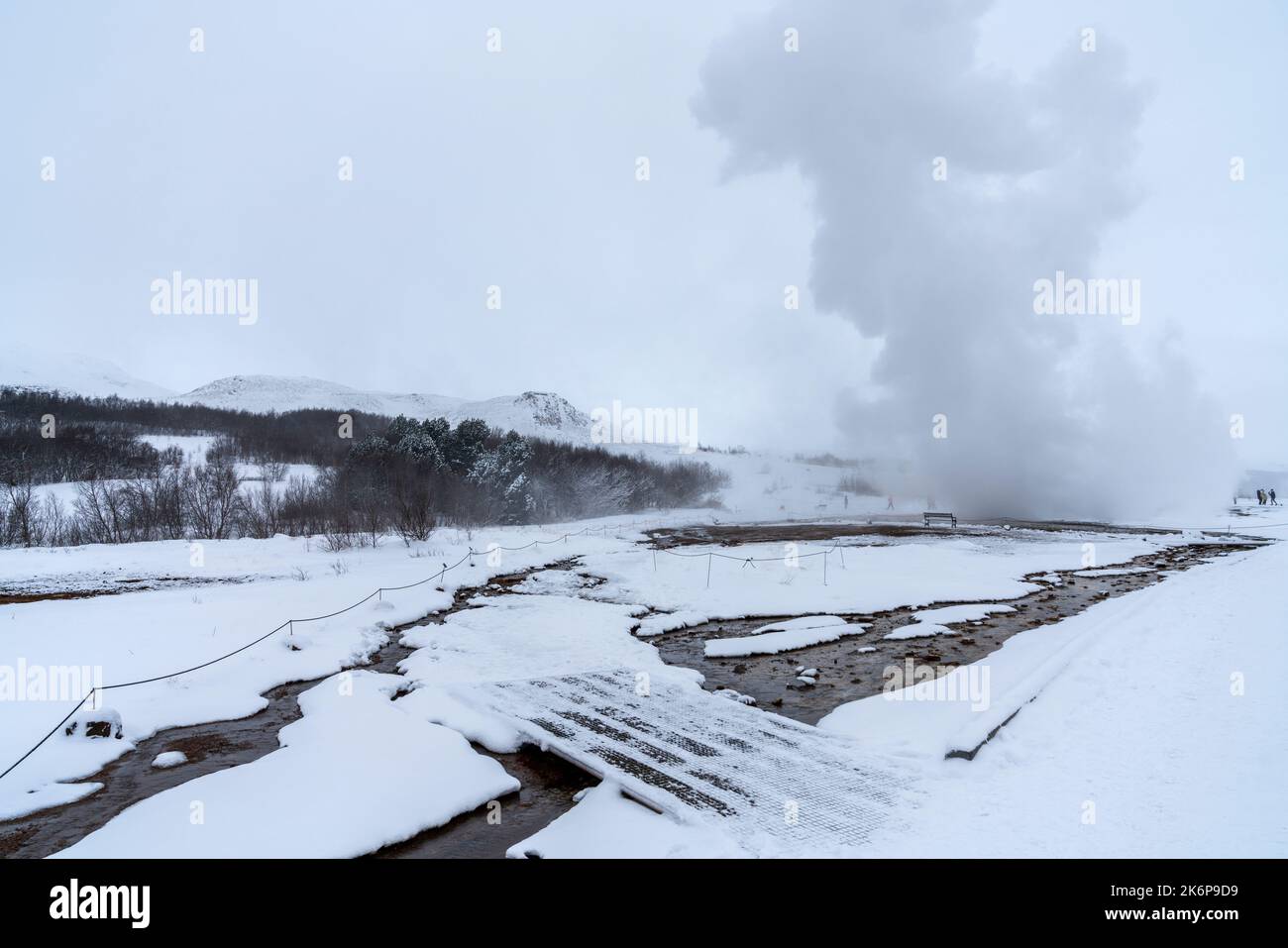 Strokkur Geysir im Winter, Haukadalur Tal, Pingvellir Nationalpark, Thingvellir, Island Stockfoto