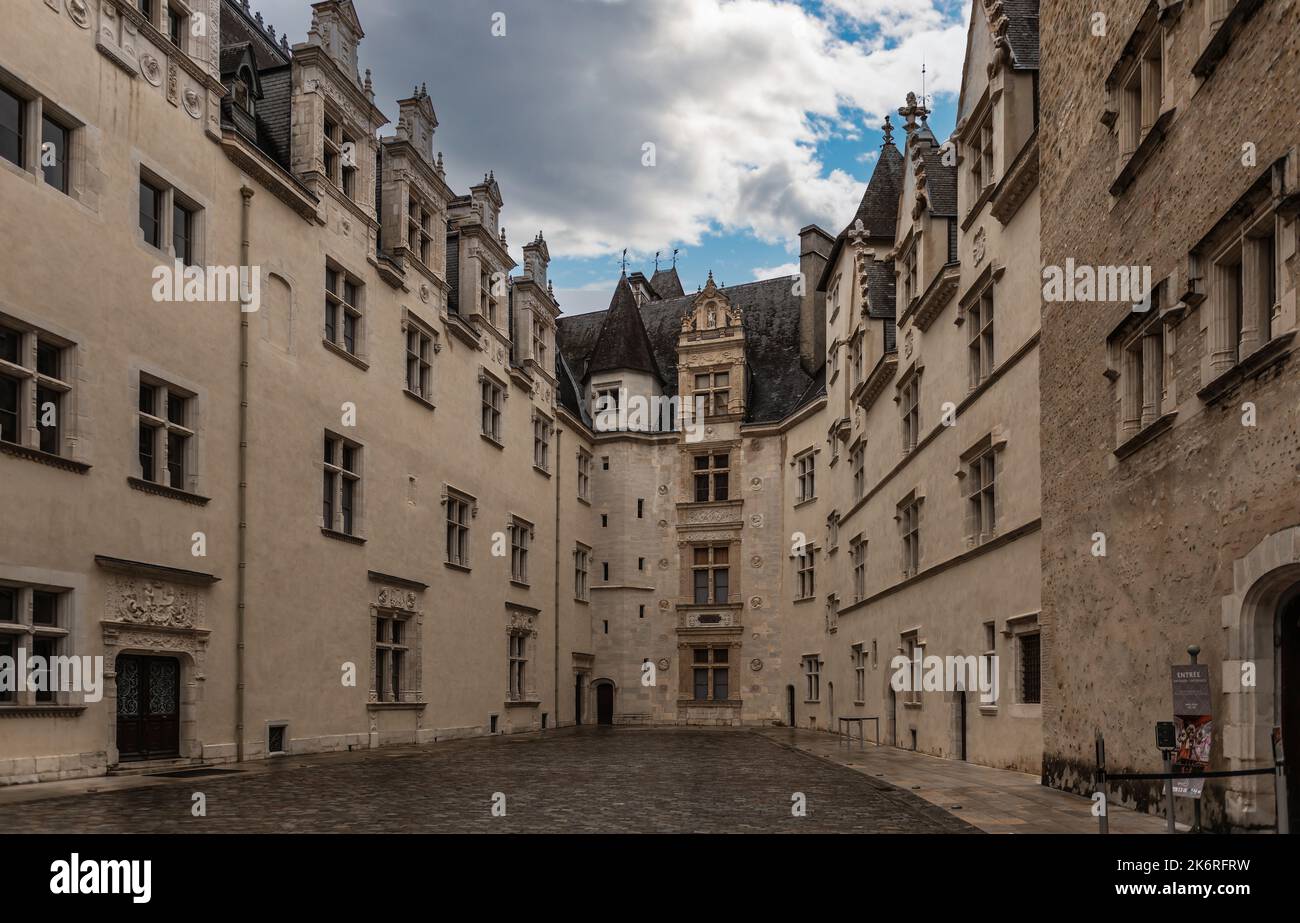 Innenhof des Schlosses von Pau, in Bearn, in Neu-Aquitanien, Frankreich Stockfoto