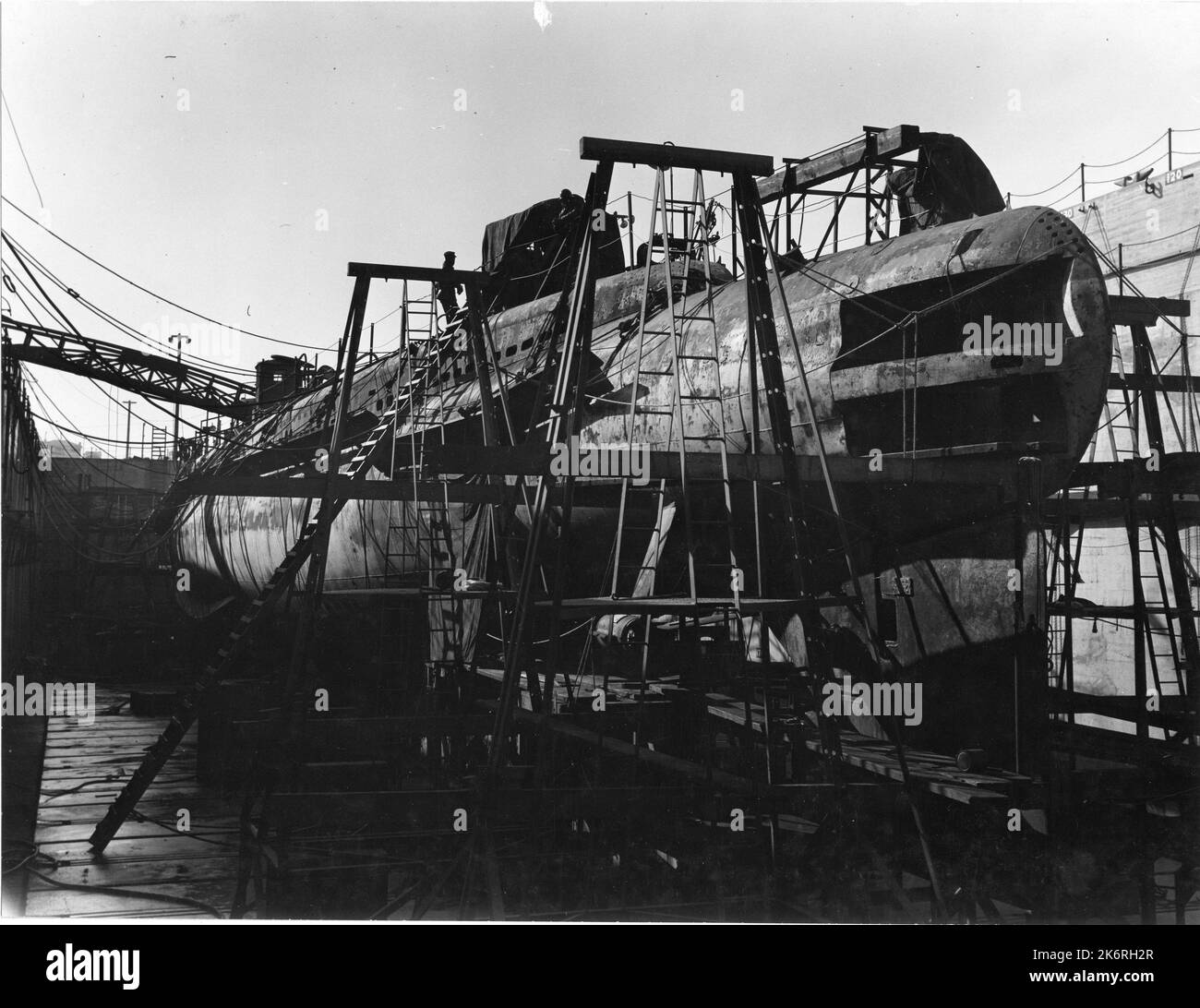 USS Halibut in Drydock für Reparaturen'Hunter's Point Navy Yard in San Francisco, Kalifornien. USS Halibut im Trockendock für Reparaturen.'. Stockfoto