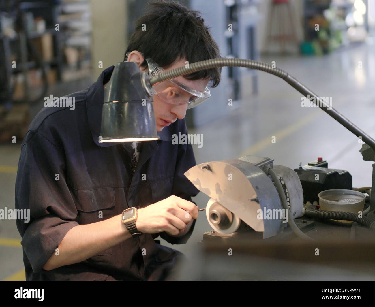 Arbeiter der Holding Lenpolygraphicmash an seinen Arbeitsplätzen. Die Holding stammt aus dem 19. Jahrhundert und ist seit 2012 eine diversifizierte Holding Stockfoto