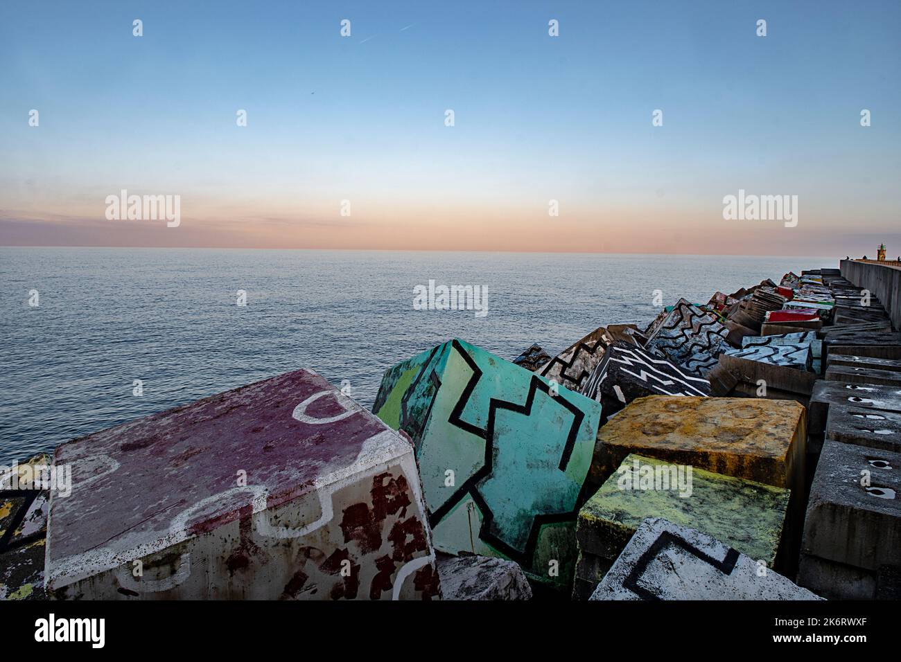 Seascape bei Sonnenuntergang in Llanes - Asturias Stockfoto