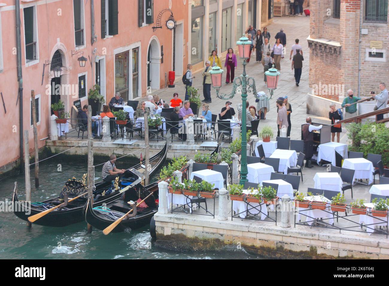 Gondeln auf den Kanälen in Venedig Stockfoto